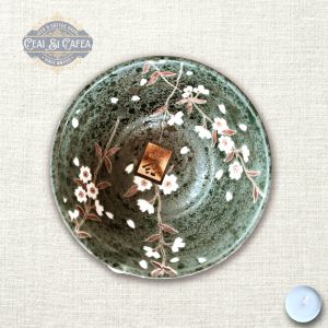 Midori Sakura – Bol Japonez din Ceramică, Glazură Verde cu Flori de Cireș, 13 cm