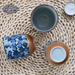 Ao Sakura Yunomi – Cupă Japoneză pentru Ceai din Ceramică, Decor Sakura Albastru